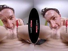 Секс у виртуелној стварности са лепотом мале груди