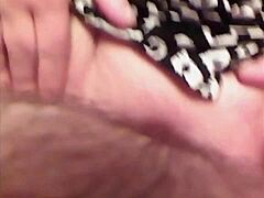 Oldscool Janine má sex na pásce s jejími přirozenými prsy