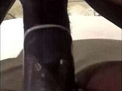 Η MILF Veronica Lins γεμίζει το μεγάλο μαύρο της πούτσο σε αυτό το σπιτικό πορνό βίντεο