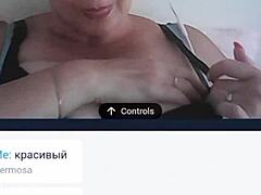 Любительская русская мамочка становится горячей и тяжелой на камеру