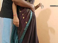 En indisk milfs fitta blir hårt knullad av hennes man