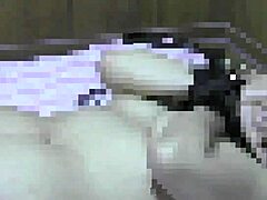 Une MILF arabe profite d'une branlette et se fait lécher la chatte dans cette vidéo HD