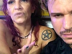 MILF Melissa e un ragazzo tatuato in un video di sesso bollente