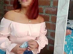 Perdetevi nella sensualità di una splendida MILF latina mentre vi porta a nuovi livelli di estasi