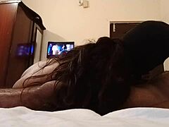 Ινδοί λάτρεις του κολεγίου κάνουν άγριο σεξ σε δωμάτιο ξενοδοχείου