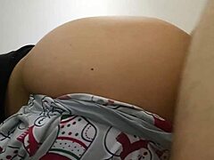 Kolumbianische Mütter zeigen ihre Stiefbrüder in ihrem selbstgemachten Video, wie sie ihre Freundinnen mit ihren analen Fähigkeiten betrügen