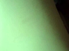 Moden milf nyder at blive optaget