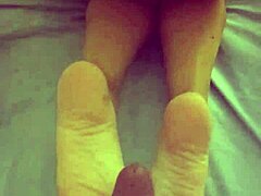 Pijatan fetish kaki wanita dewasa