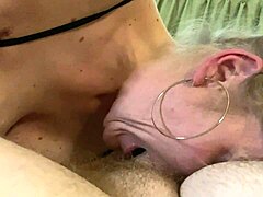 Jenna Jamess intensiv deepthroat avsugning med en enorm kuk
