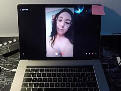 Una pornostar matura spagnola dà piacere al suo ammiratore della webcam in una sessione bollente!