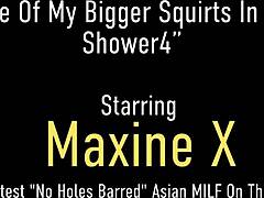 A milf asiática Maxine X se satisfaz com um dildo no banho