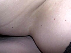 MILF-Stiefmutter wird in HD-Video in ihre reife Muschi gefickt