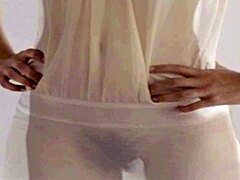 Keira Knightley ภาพระยะใกล้ของหัวนมเล็ก ๆ ของเธอ