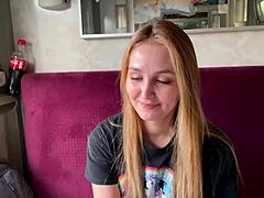 อลิน่า ไร สาวสวยชาวรัสเซีย ถูกคนแปลกหน้าเจาะหีของเธอบนรถไฟ