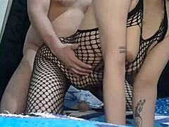 Венесуэльскую модель с большими сиськами и толстой задницей трахают в горячей секс-сцене