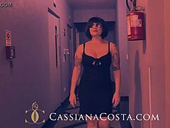 Cassiana Costa a Loira, dvě amatérské lesbičky, zkoumají své touhy