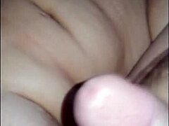 Latina milf dobi svojo muco napolnjeno z mojim mlekom v tem fetiš videu