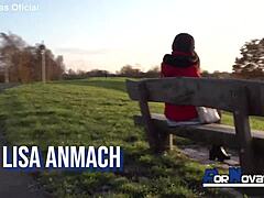ドイツのポルノビデオでは、リサ・アンマックという本物のアマチュアが成熟した男性に激しく乱交される
