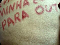 O femeie braziliană adevărată, Karinas Casal, procură acasă