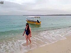 Amatør creampie på stranden med en meksikansk MILF
