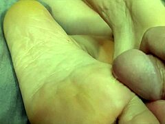 Kinky Foot Massage ja Cum Play HD-pornossa