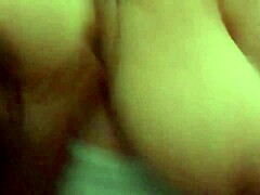 HD-video av en filippinsk MILF i et sexbånd